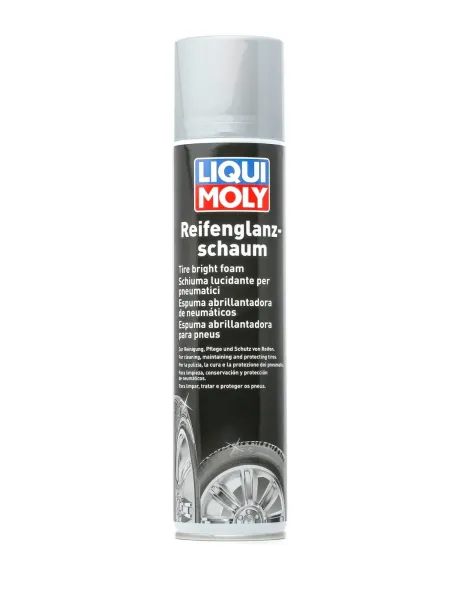 Aplicación de Espuma Limpiadora para Neumáticos Liqui Moly en rin de auto